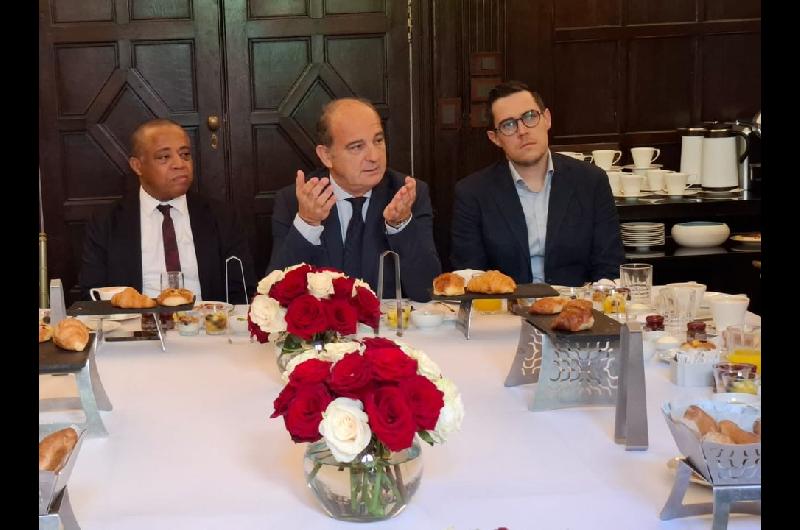 Empresa aeacuterea de los Emiratos Aacuterabes fortalece su operatoria en Argentina