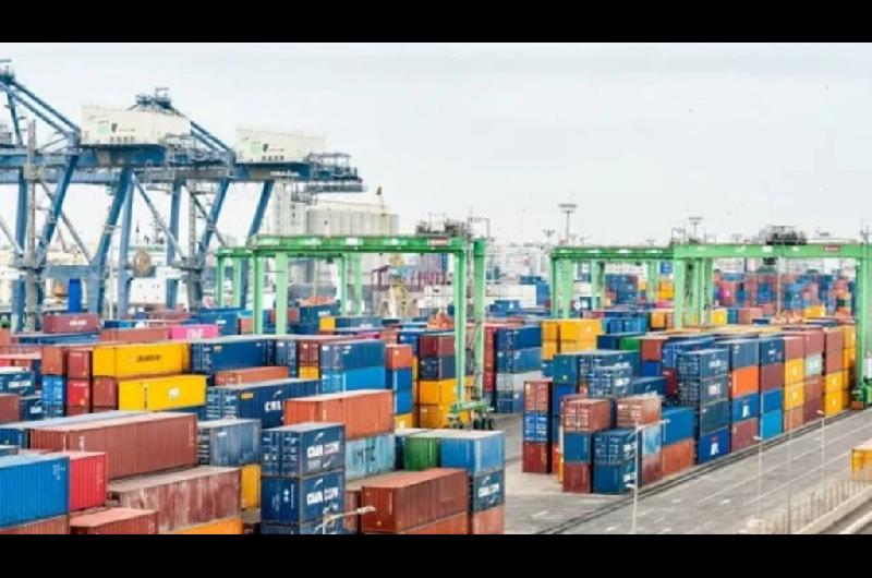 El intercambio comercial crecioacute en octubre y se mantiene el deacuteficit con Brasil