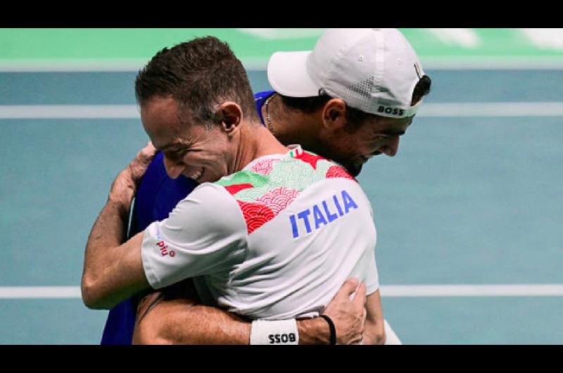 Italia aplastoacute a Austria y se metioacute en semifinales de Copa Davis