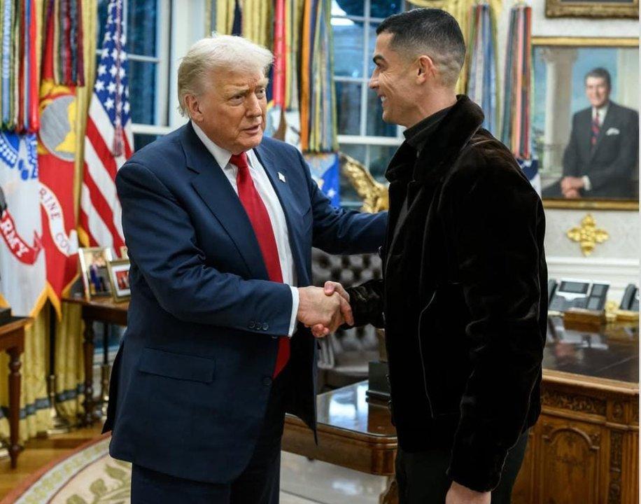 Cristiano Ronaldo visitoacute a Donald Trump en la Casa Blanca y las imaacutegenes explotaron en redes