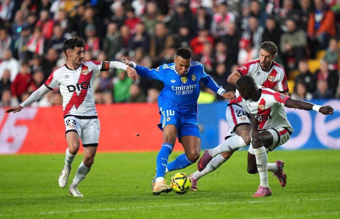 Con cuatro equipos en la pelea comienza la fecha 13 de LaLiga de Espantildea