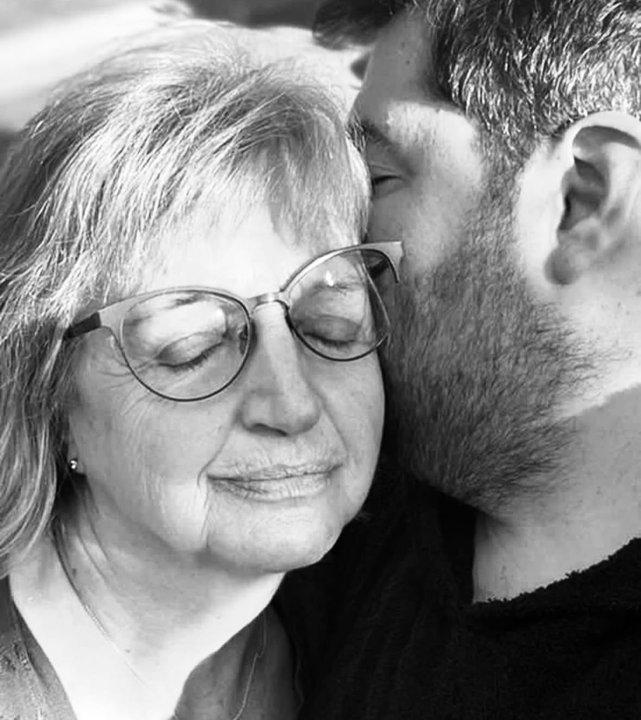 Dariacuteo Barassi recordoacute a su mamaacute con un posteo- ldquoDejaste huella para siemprerdquo