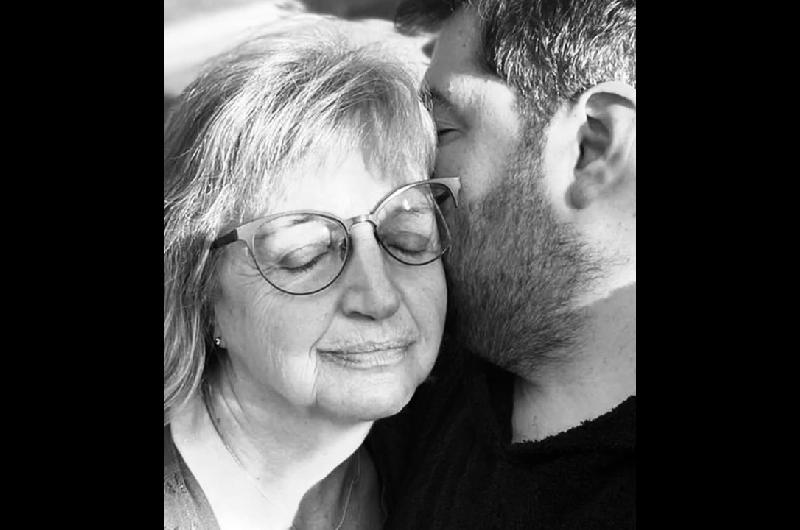 Dariacuteo Barassi recordoacute a su mamaacute con un posteo- ldquoDejaste huella para siemprerdquo