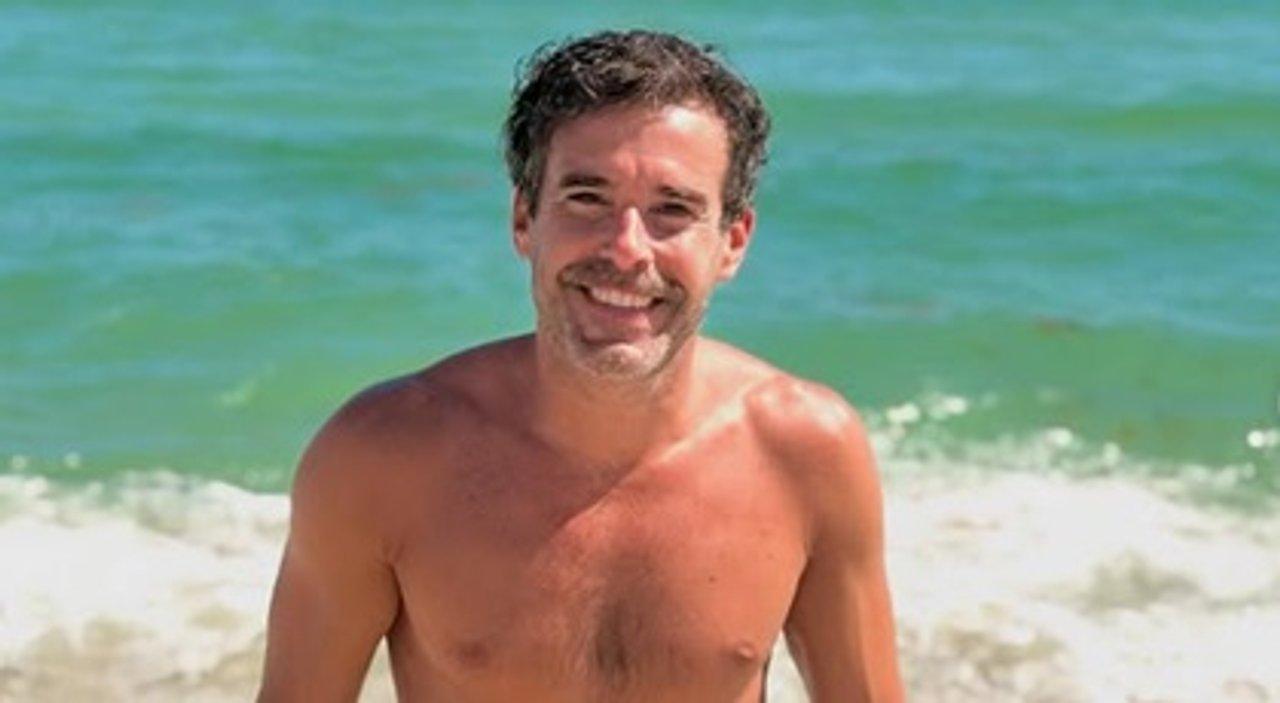 Nicolaacutes Cabreacute- Mi hija me entregaraacute en el altar