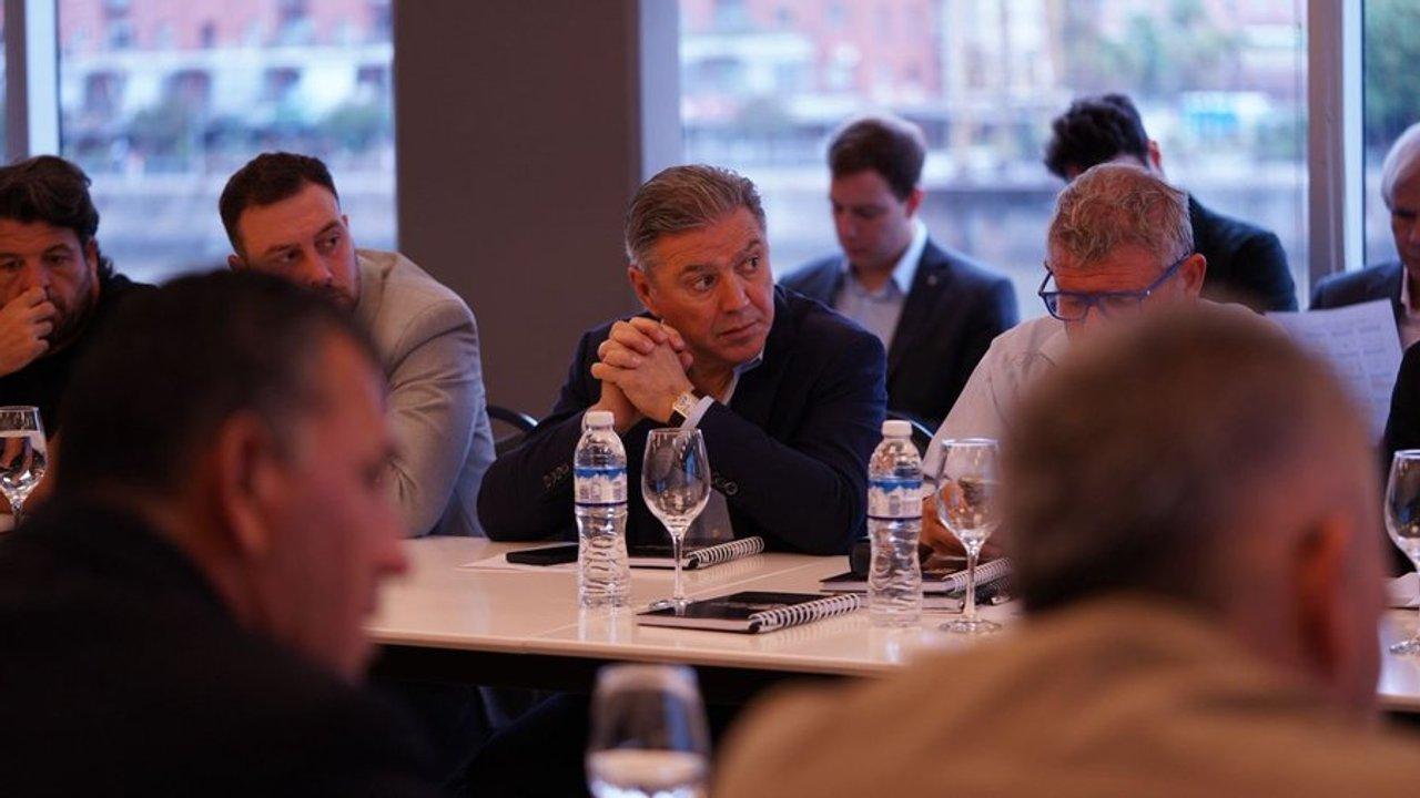 Banfield defendioacute a Tapia y desmintioacute el posteo de Estudiantes de La Plata