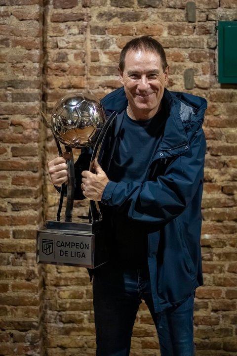 Nueva poleacutemica- La copa de Rosario Central fue otorgada antes de que culmine la reunioacuten del Comiteacute Ejecutivo