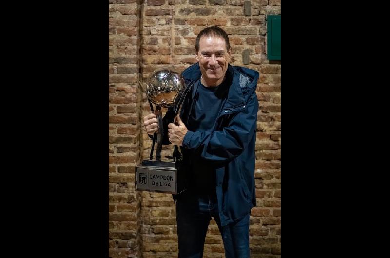 Nueva poleacutemica- La copa de Rosario Central fue otorgada antes de que culmine la reunioacuten del Comiteacute Ejecutivo