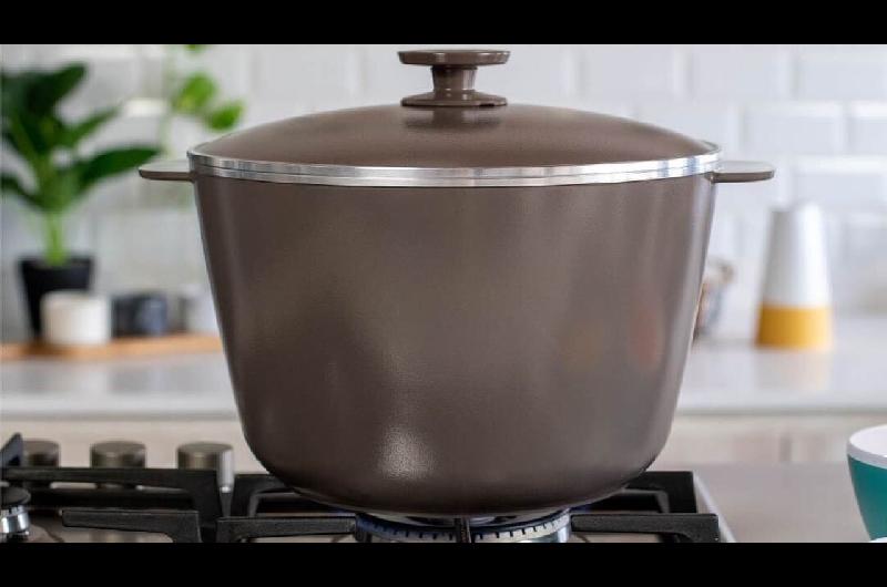 La faacutebrica de ldquoollas indestructiblesrdquo despidioacute 30 empleados e importaraacute de China