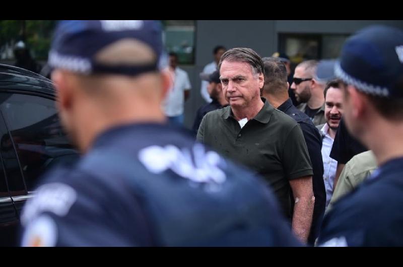 Bantildeo privado TV y aire acondicionado- la coacutemoda caacutercel de Jair Bolsonaro