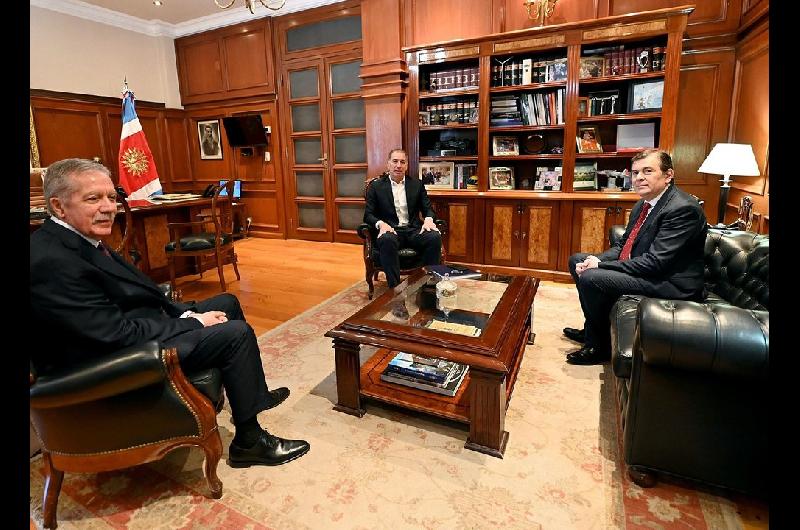 Santilli visita Misiones y trabaja para cerrar la agenda con los 20 gobernadores