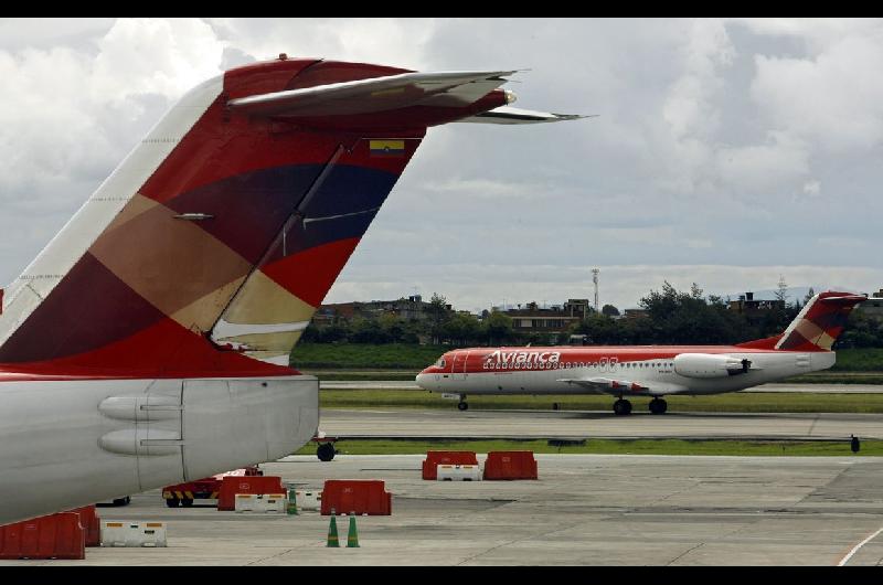 Petro criticoacute la cancelacioacuten de vuelos en Latinoameacuterica  