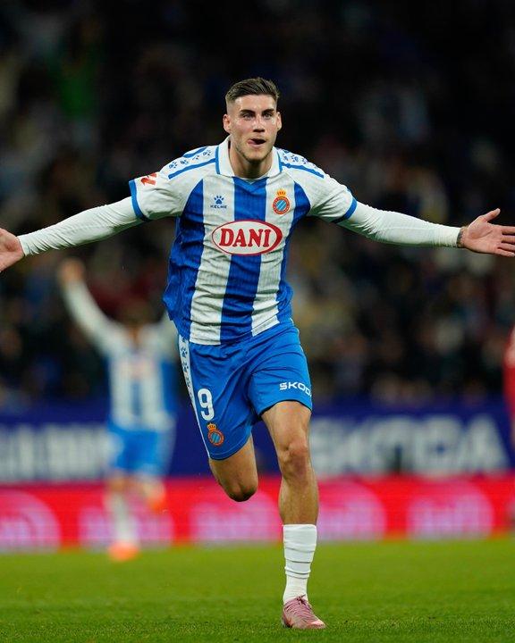 El Espanyol le ganoacute al Sevilla por 2-1 y llegoacute a zona de clasificacioacuten a la Conference League