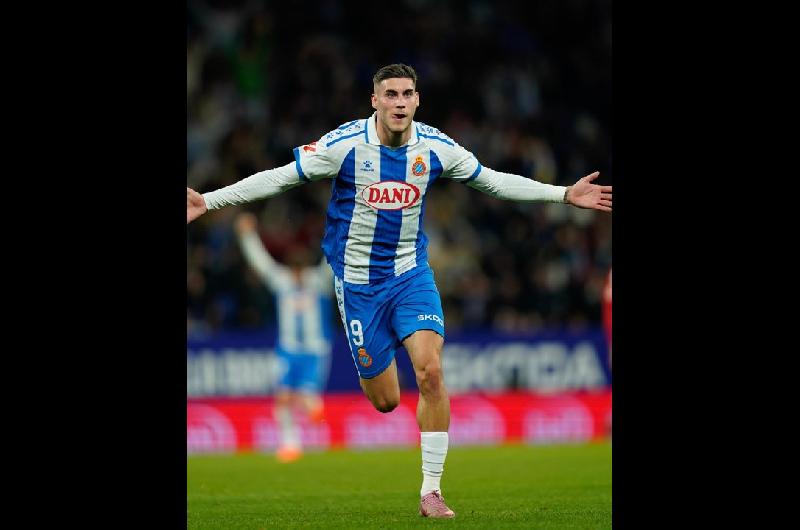 El Espanyol le ganoacute al Sevilla por 2-1 y llegoacute a zona de clasificacioacuten a la Conference League