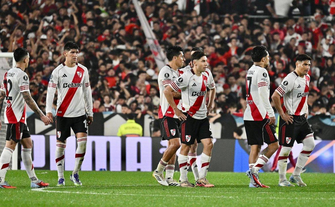 River hace estallar el mercado- podriacutea limpiar a diez jugadores tras un antildeo sin tiacutetulos