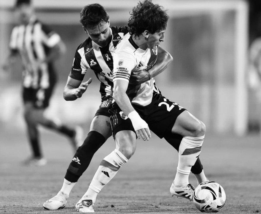 Galarza pidioacute disculpas tras la eliminacioacuten y asumioacute su error en el tercer gol de Racing