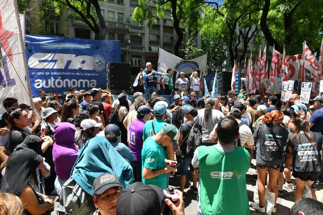 Diferencias entre las dos CTA por el salario miacutenimo