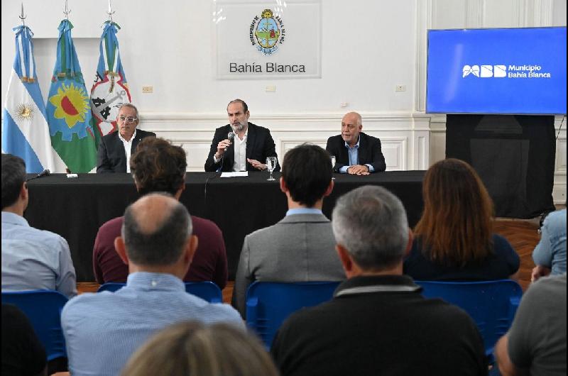 Alianza para el futuro- municipio y empresas acuerdan financiamiento de 13 obras hidraacuteulicas en Bahiacutea Blanca