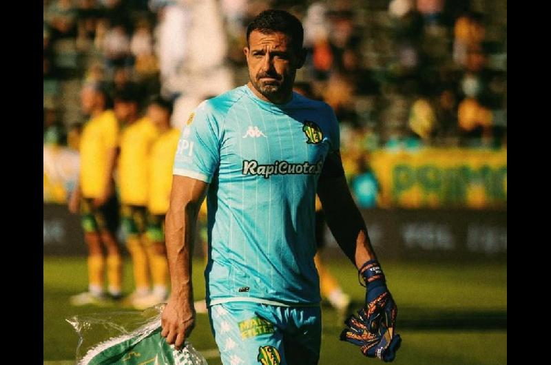 Carranza se despide del arco- el histoacuterico capitaacuten de Aldosivi anuncioacute su retiro a los 44 antildeos