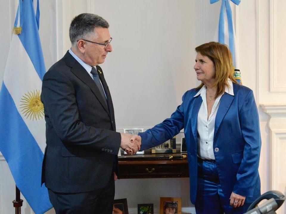 Bullrich recibioacute al canciller de Israel con ldquola lucha contra el terrorismordquo como eje