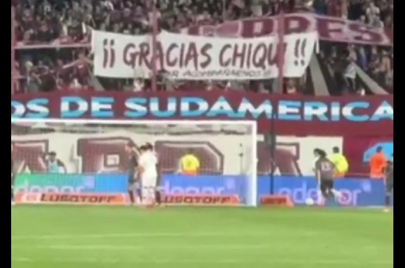 ldquoGracias Chiquirdquo- La bandera de Lanuacutes para el presidente de la AFA