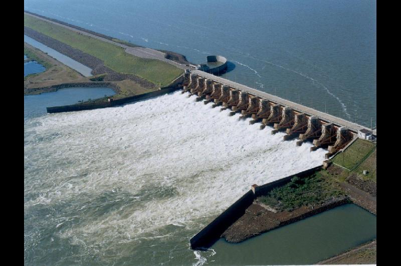 Economiacutea aproboacute pliegos teacutecnicos para venta de hidroeleacutectricas