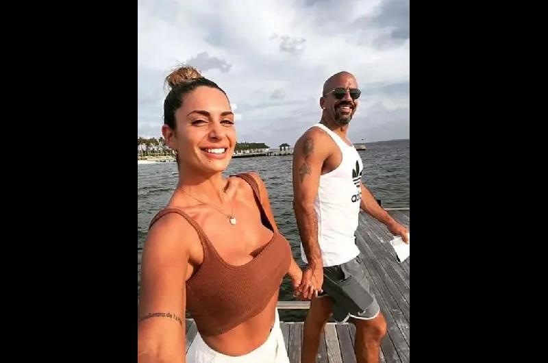 El supuesto posteo de la esposa de Veroacuten en repudio del ldquoChiquirdquo Tapia y Messi