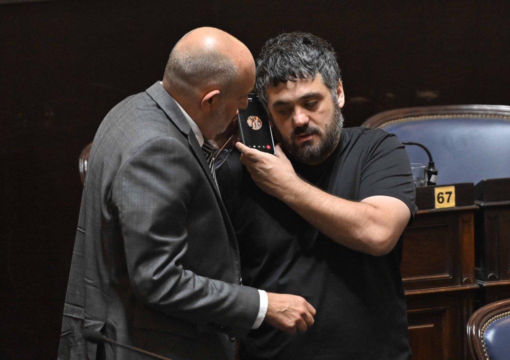 A puro WhatsApp- Massa buscoacute forzar otra sesioacuten tras la caiacuteda del endeudamiento de Kicillof