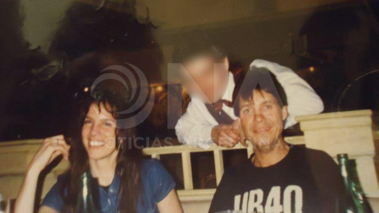 Juicio Piegari- el aacutelbum de fotos del mozo con la Mona Jimeacutenez Francescoli y Tinelli