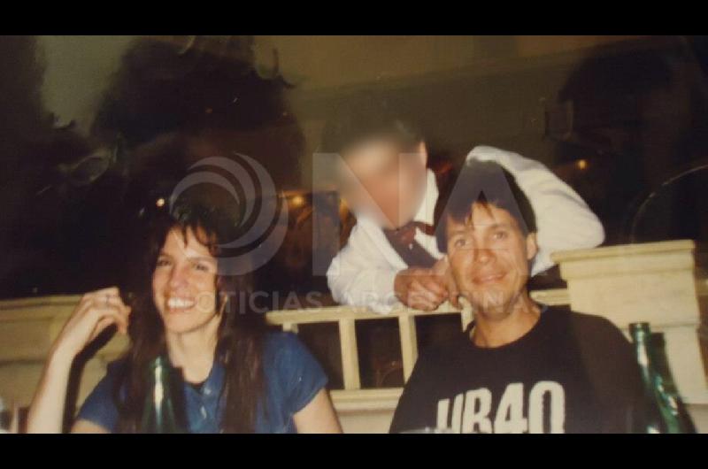 Juicio Piegari- el aacutelbum de fotos del mozo con la Mona Jimeacutenez Francescoli y Tinelli