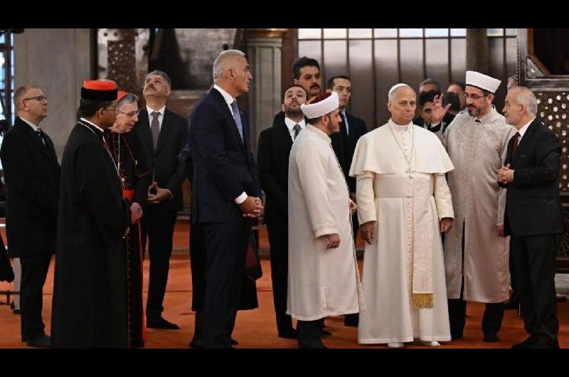 El papa Leoacuten XIV en Estambul- del recogimiento en la Mezquita Azul al encuentro ecumeacutenico