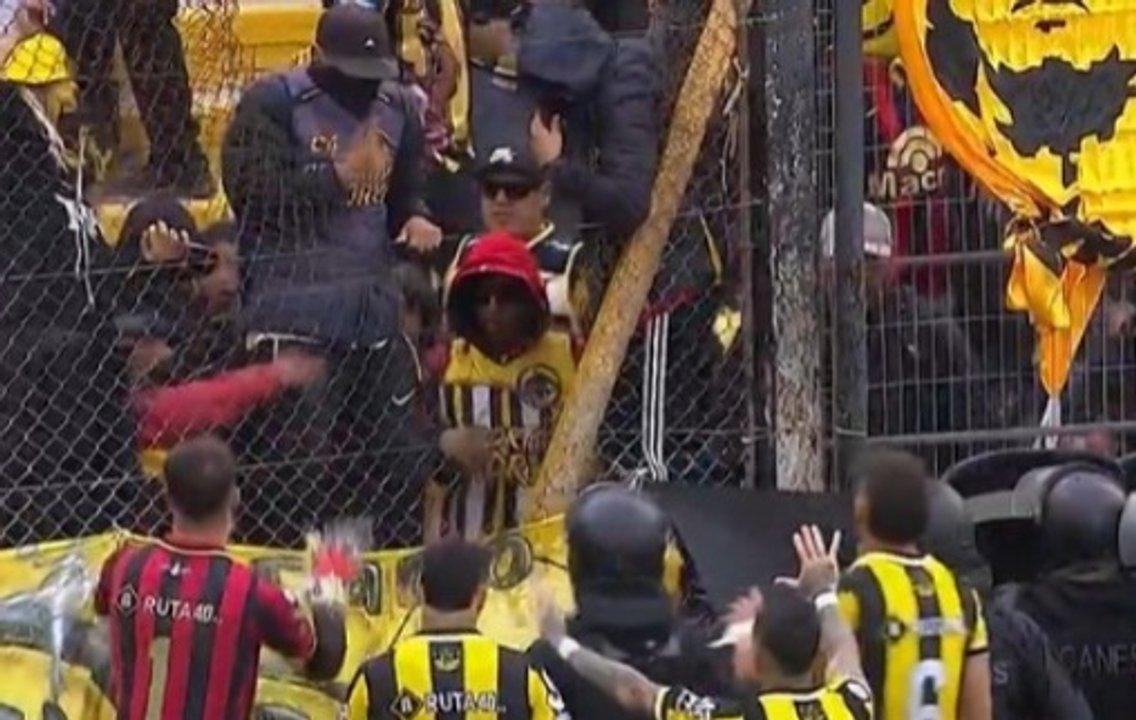 Piedrazos violencia y bronca incontenible- Deportivo Madryn cerroacute una temporada para el olvido