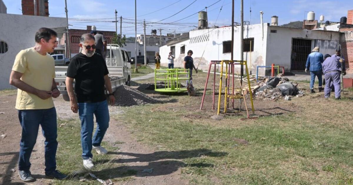 Instalan el primer gimnasio urbano para adultos mayores de la ciudad