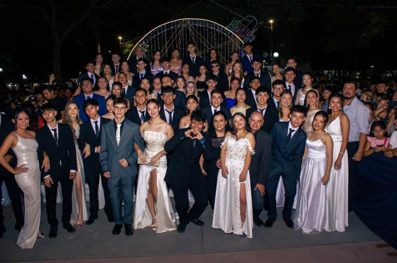 Continuacutea a la venta la rifa estudiantil para la Cena Blanca a costo 0