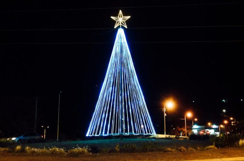 Inicioacute la decoracioacuten navidentildea en distintos espacios puacuteblicos de la ciudad