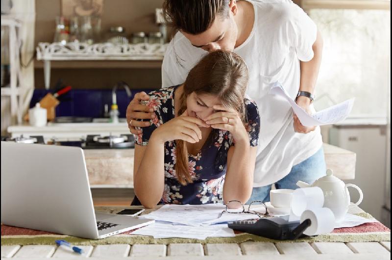 Impacto emocional de la deuda- la morosidad reacutecord disparoacute el volcaacuten de estreacutes y culpa