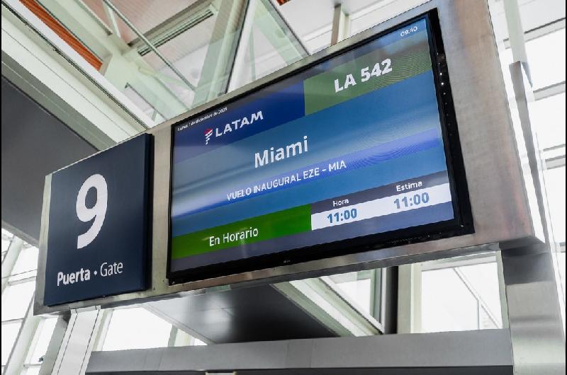 Inauguran un nuevo vuelo directo a Miami