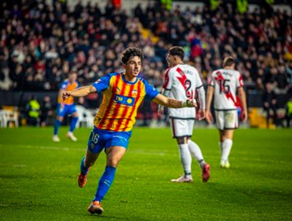 Valencia rescatoacute un empate ante el Rayo Vallecano en La Liga
