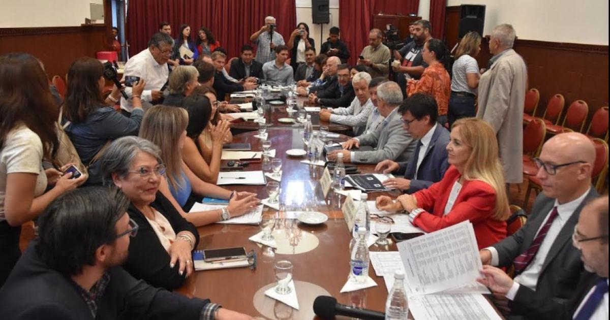 El ministro Cardozo detalloacute el Presupuesto a los legisladores