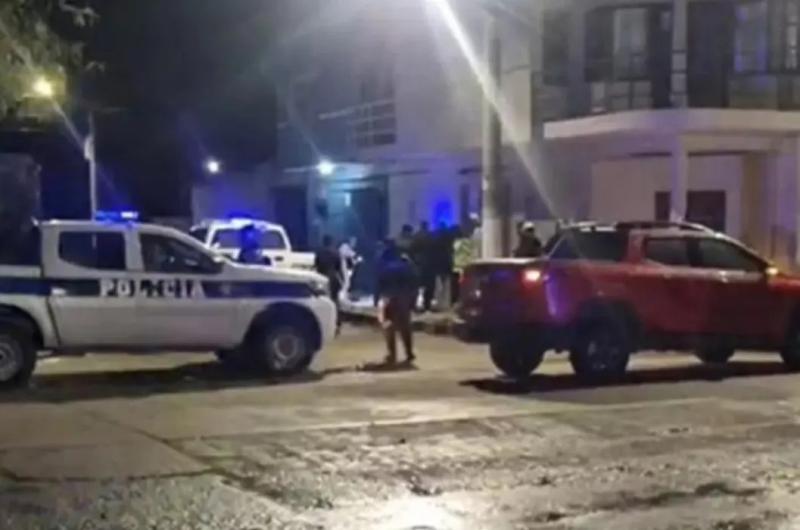 Conductor alcoholizado chocoacute contra un camioacuten estacionado 