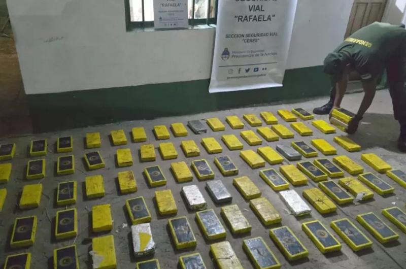 Salioacute de La Quiaca con 105 kilos de cocaiacutena y lo detuvieron en Santa Fe