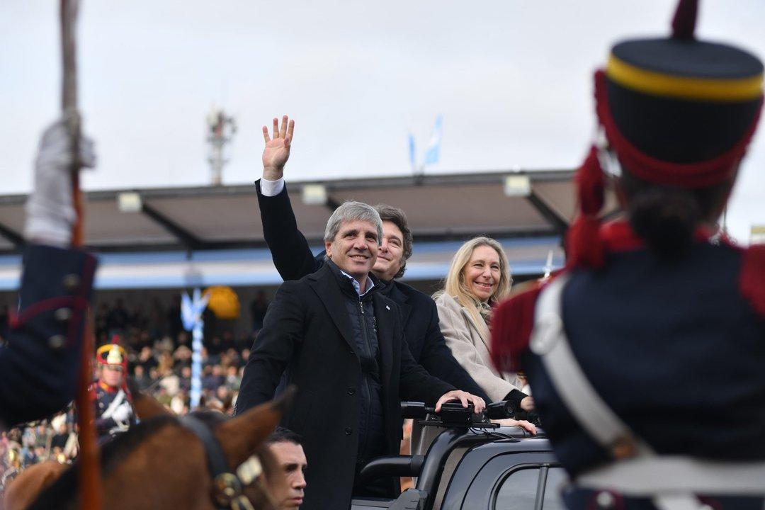 ldquoLo uacutenico que saben hacerrdquo- Luis Caputo apuntoacute a un municipio por un ldquoimpuestazordquo