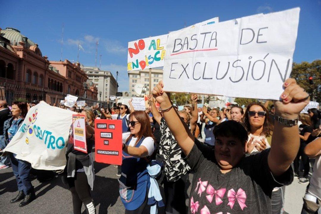 ldquoCon los pibes nordquo- organizaciones sociales marchan este mieacutercoles al Congreso contra recortes en AUH