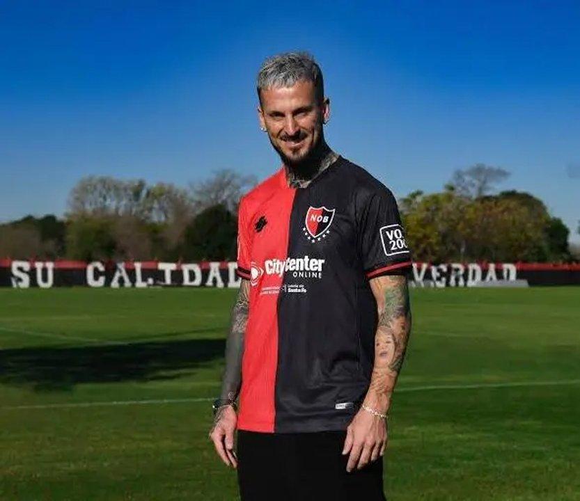 Benedetto apuntoacute contra Bernardi y reveloacute el detraacutes de escena de su salida de Newellrsquos