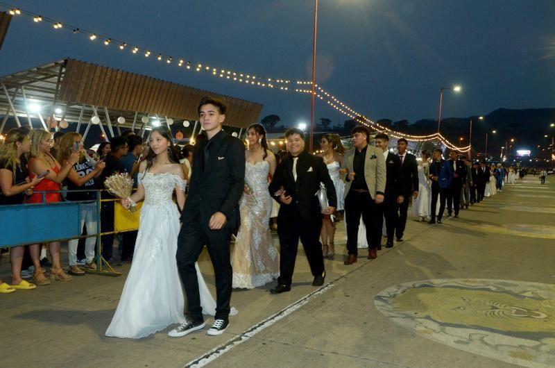 El viernes se realiza la Cena Blanca y tradicional pasarela de egresados