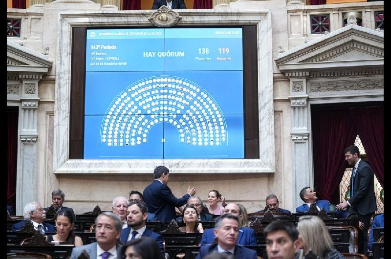 Tensioacuten en la jura- Grabois le hizo la V a Milei y advirtioacute prepaacuterense