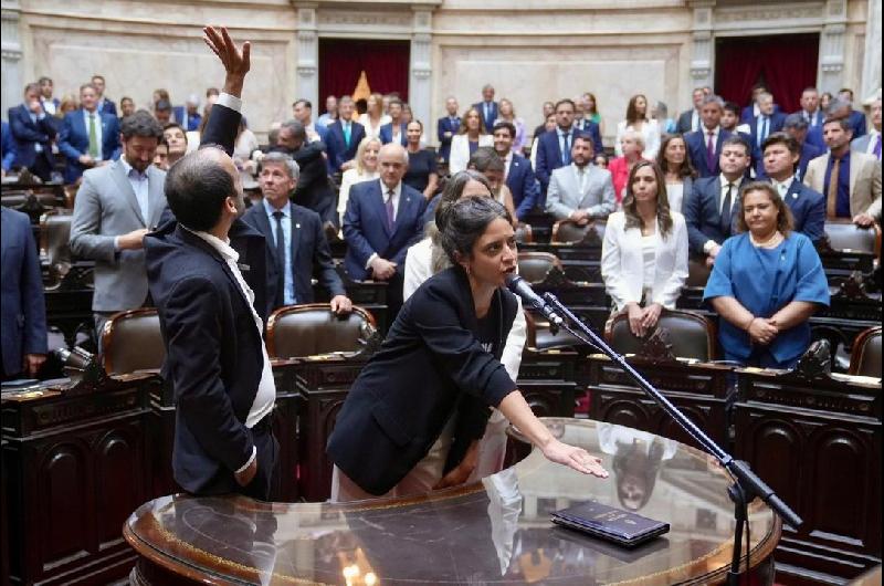 Quieacutenes son los diputados kirchneristas que juraron por ldquola libertad de Cristinardquo