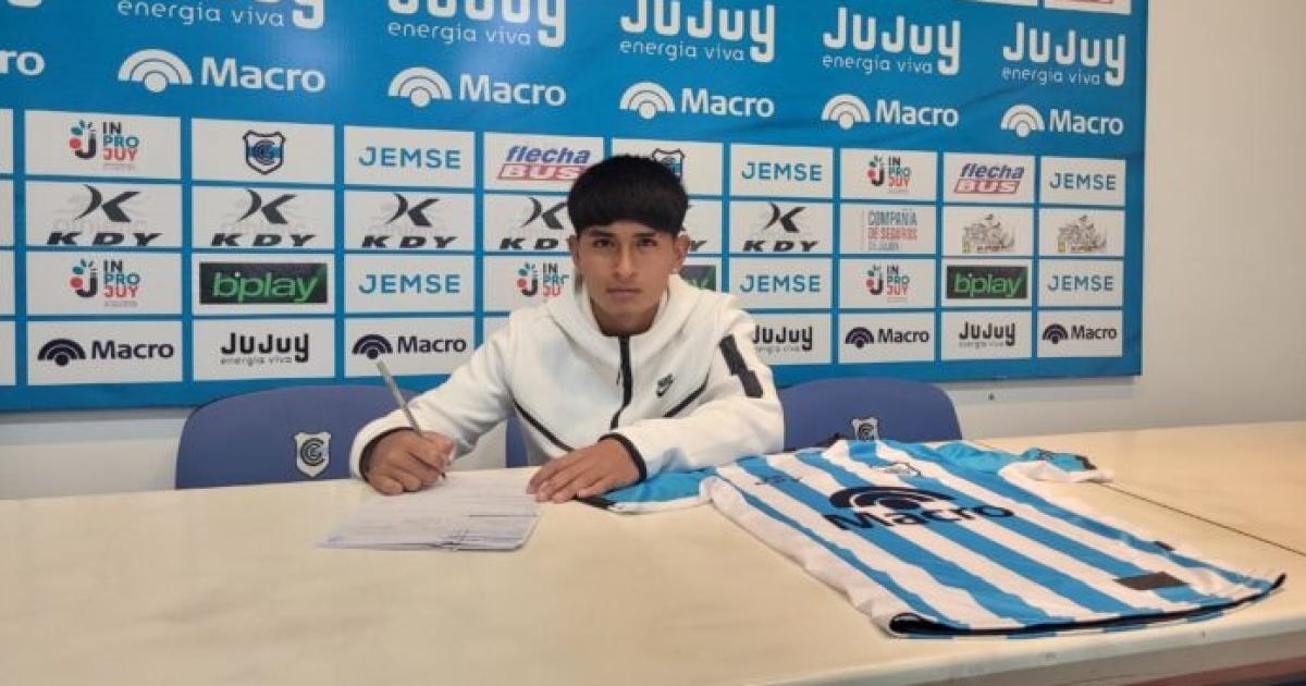 Emiliano Choriraquo Zambrano firmoacute su primer contrato