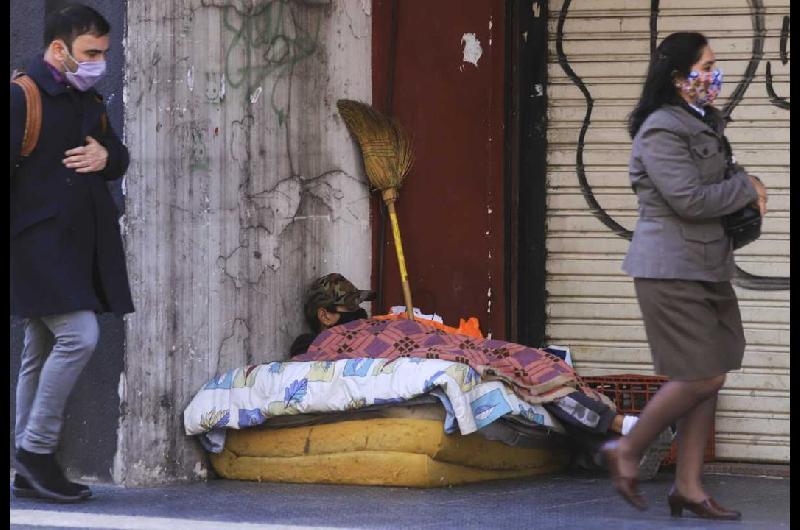 Para la UCA la pobreza es de 363-en-porciento- y cayoacute maacutes de 9 puntos