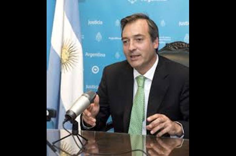 El senador Soria afirma que Villaverde ldquoesta apretandordquo a Milei con su renuncia