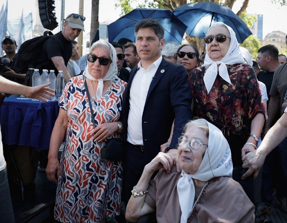 Kicillof se sumoacute al homenaje a Hebe de Bonafini- ldquoHoy las Madres son viacutectimas de persecucioacutenrdquo